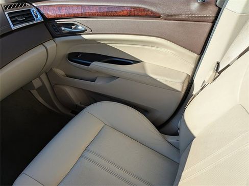 Used 2014 Cadillac SRX Luxury w/ Driver Awareness Package image 18