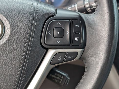 Used 2018 Toyota Sienna XLE image 16