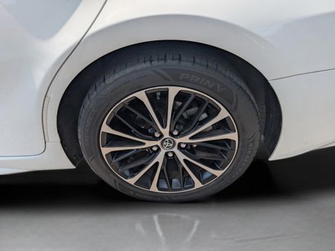 Used 2018 Toyota Camry SE image 18