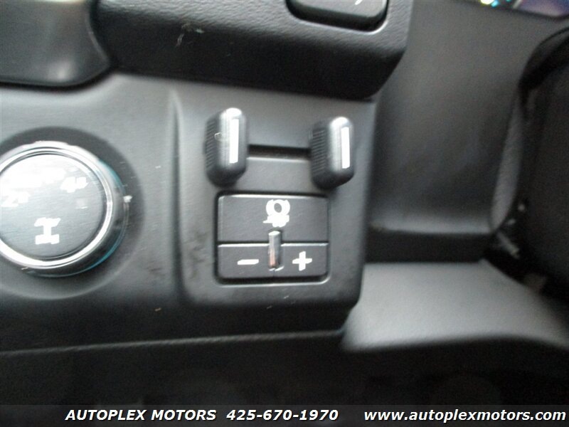 Used 2018 Chevrolet Suburban Premier AWD/4WD image 24