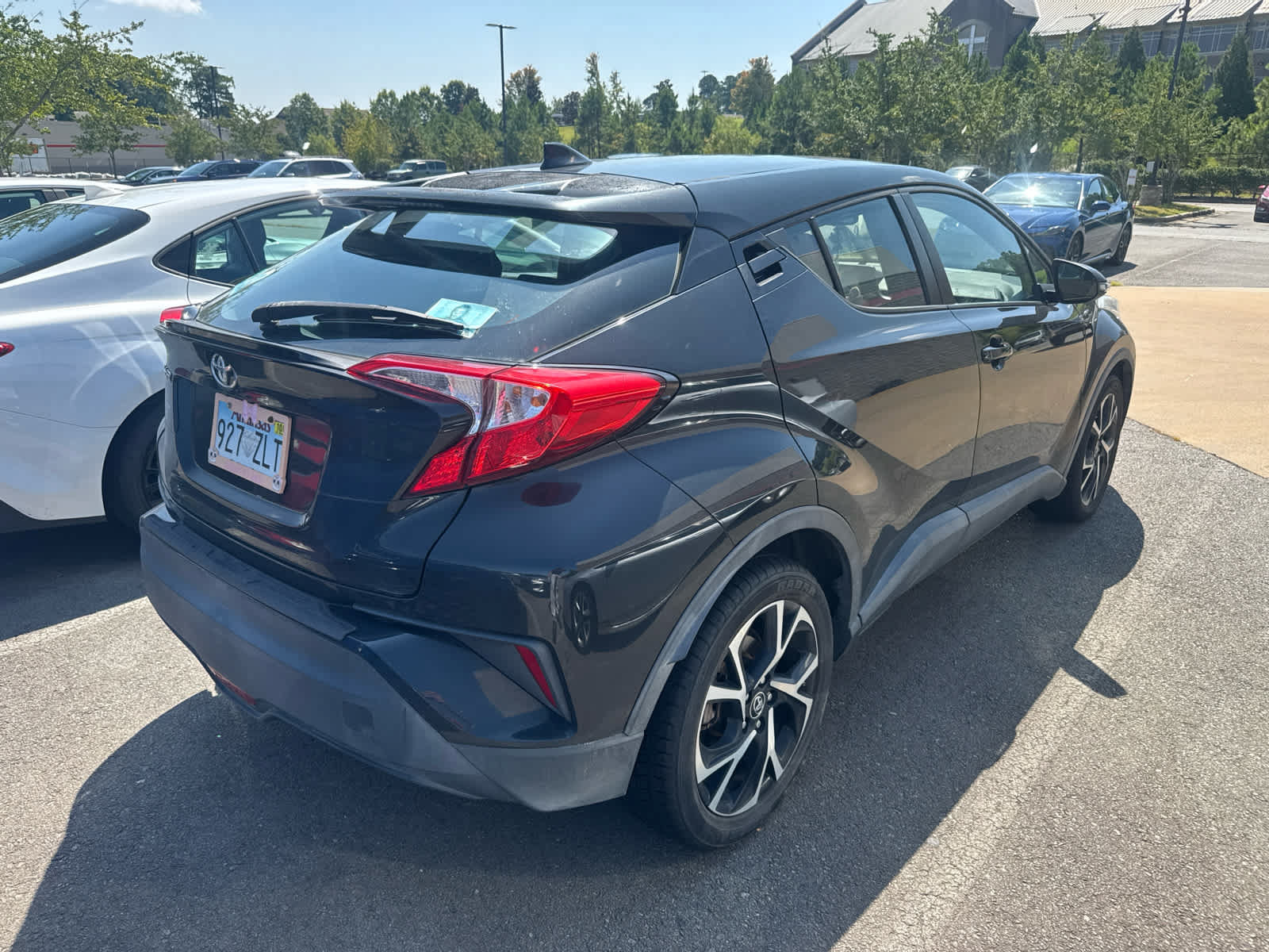 Used 2018 Toyota C-HR XLE FWD image 4