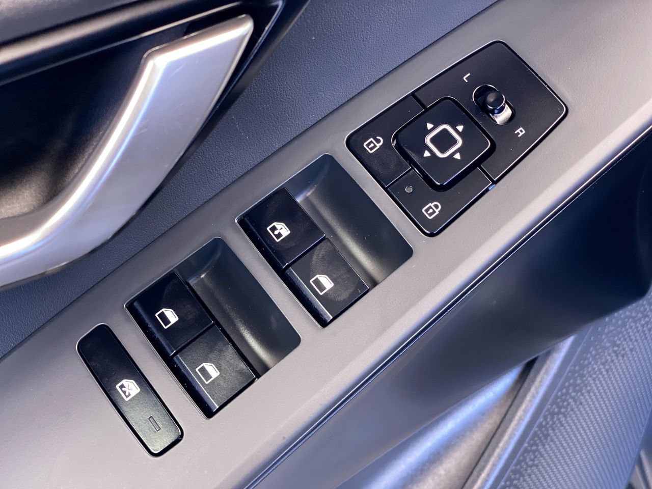 Certified 2025 Kia Niro LX FWD image 18