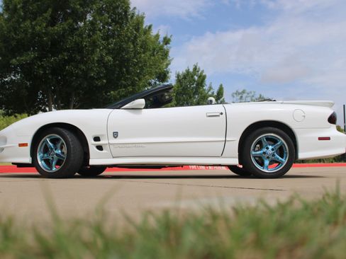 Used 1999 Pontiac Firebird Trans Am RWD image 7