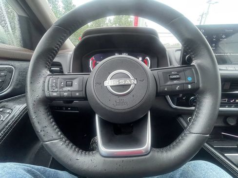Certified 2023 Nissan Rogue Platinum AWD/4WD image 11