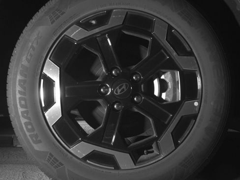 Used 2026 Hyundai Santa Fe SEL FWD image 17
