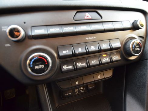 Used 2018 Kia Sportage LX w/ LX Technology Package image 31