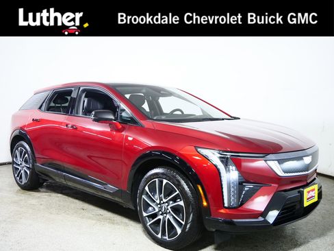 Used 2025 Cadillac Optiq Sport 2 w/ LPO, Floor Liner Package image 1