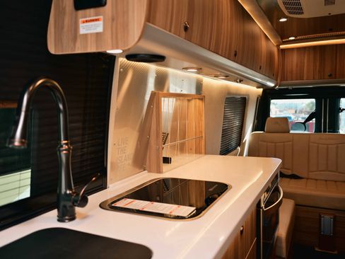 Used 2022 Mercedes-Benz Sprinter 3500 image 14