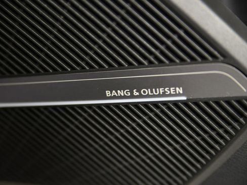 Certified 2023 Audi Q5 e Premium Plus w/ Premium Plus Package image 16