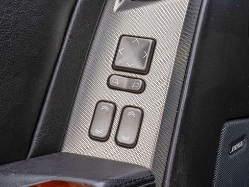 Used 2006 Cadillac XLR image 48