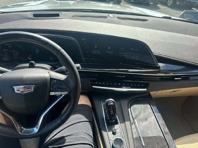 Used 2023 Cadillac Escalade Premium Luxury RWD image 12