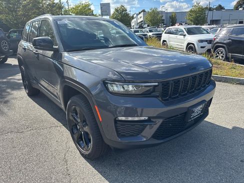 New 2025 Jeep Grand Cherokee Limited w/ Black Appearance Package image 8