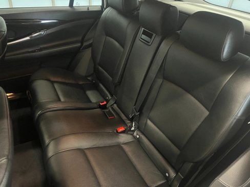 Used 2010 BMW 550i Gran Turismo xDrive image 38