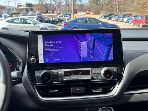 Used 2025 Toyota Grand Highlander XLE image 18