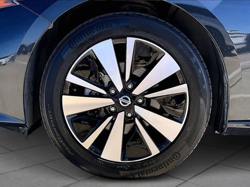 Certified 2022 Nissan Altima 2.5 SV FWD image 19