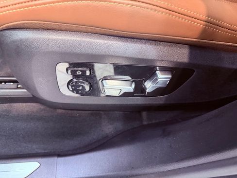 Used 2025 BMW X5 xDrive50e w/ Executive Package AWD/4WD image 25