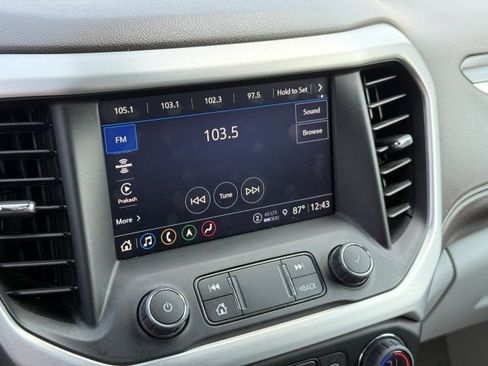 Used 2023 GMC Acadia SLT image 25