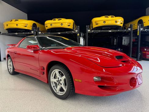 Used 2001 Pontiac Firebird Formula w/ Protection Group RWD image 5