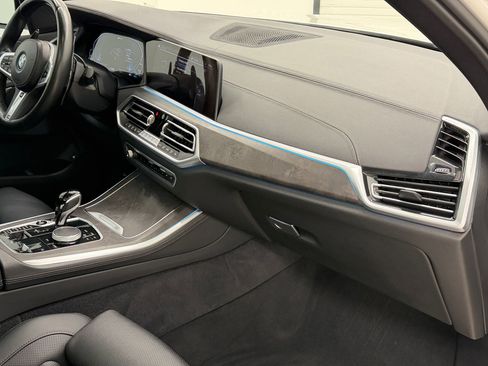 Used 2023 BMW X5 xDrive45e w/ M Sport Package image 27