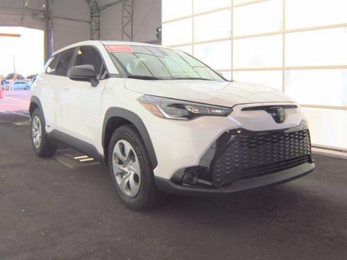 Used 2024 Toyota Corolla Cross AWD Hybrid image 4