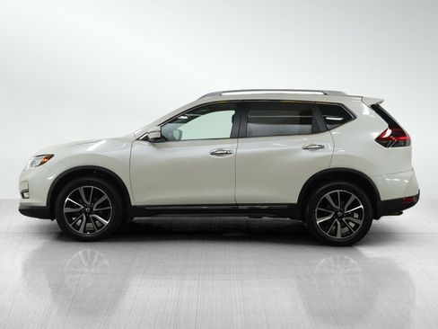 Used 2019 Nissan Rogue SL w/ Premium Package image 2