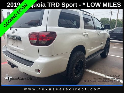 Used 2019 Toyota Sequoia TRD Sport w/ TRD Sport Premium Package image 2