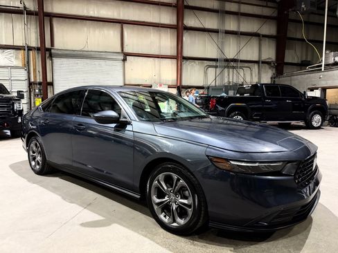 Used 2023 Honda Accord EX image 2