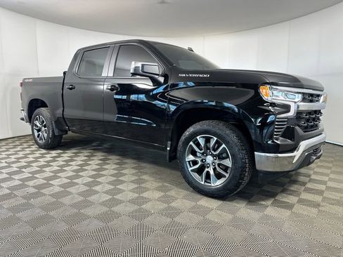 Used 2023 Chevrolet Silverado 1500 LT image 2