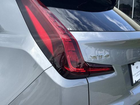 Used 2025 Cadillac XT4 Premium Luxury FWD image 11