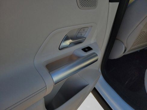 Certified 2025 Mercedes-Benz GLA 250 image 31