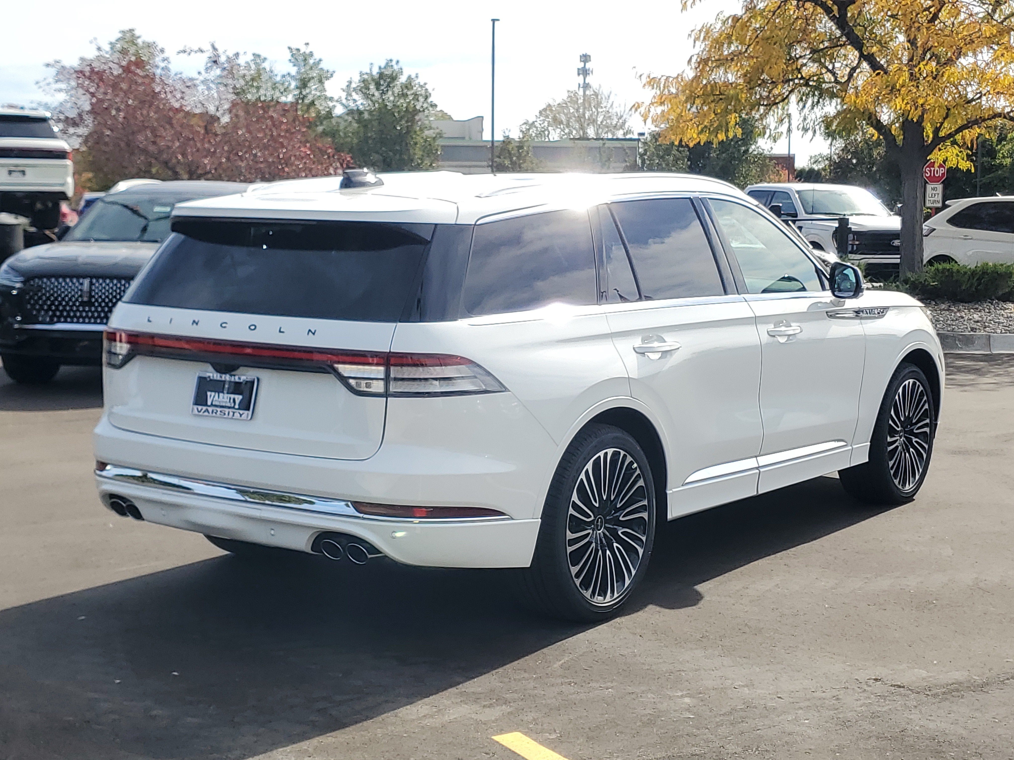New 2027 Lincoln Aviator Black Label w/ Dynamic Handling Package AWD/4WD image 4
