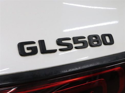 Used 2020 Mercedes-Benz GLS 580 4MATIC image 7