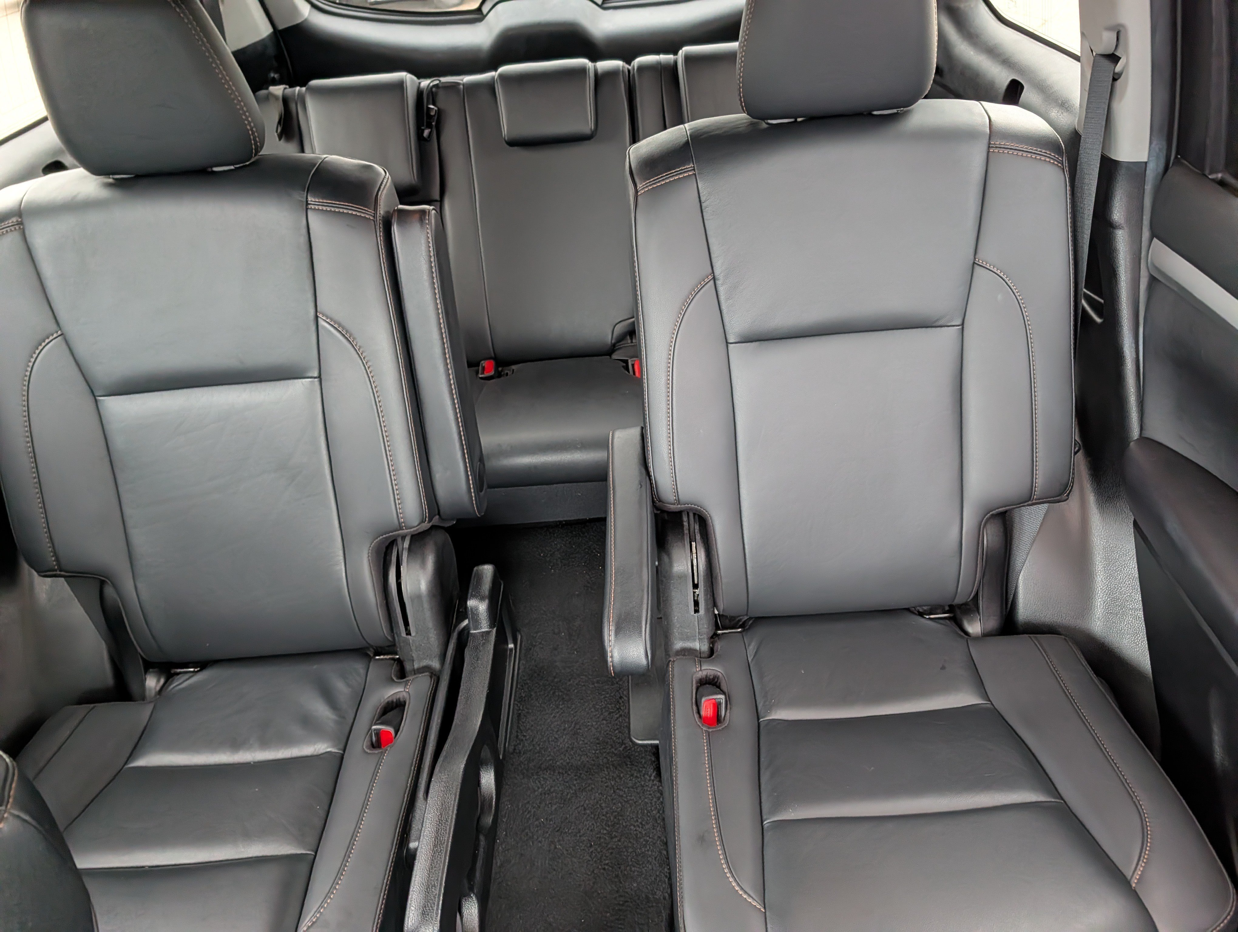 Used 2019 Toyota Highlander XLE AWD/4WD image 13