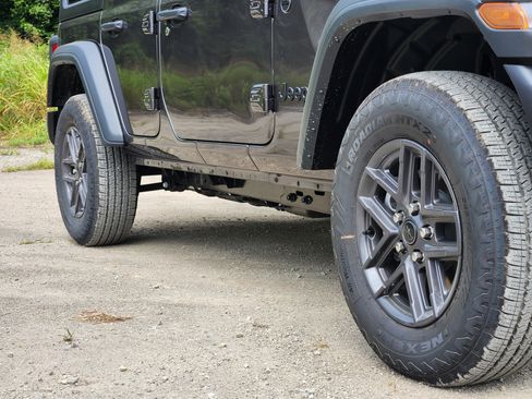 New 2025 Jeep Wrangler Sport S image 18