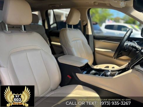 Used 2022 Jeep Grand Cherokee Limited AWD/4WD image 14