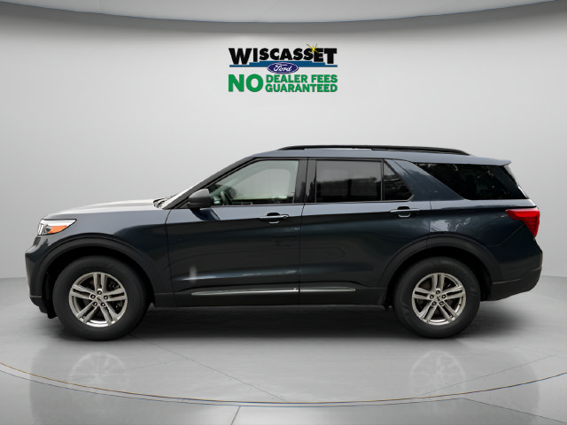 Certified 2022 Ford Explorer XLT w/ Equipment Group 202A AWD/4WD image 2