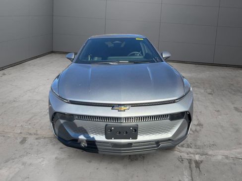 New 2026 Chevrolet Equinox EV LT image 2