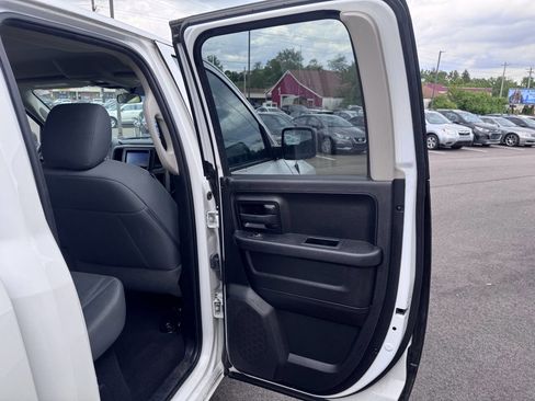 Used 2019 RAM 1500 Express w/ Express Value Package AWD/4WD image 14