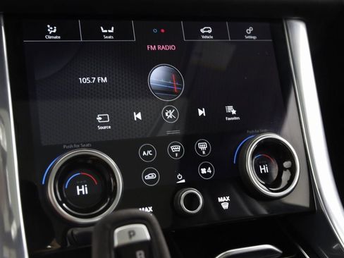 Used 2022 Land Rover Range Rover Sport HST image 32