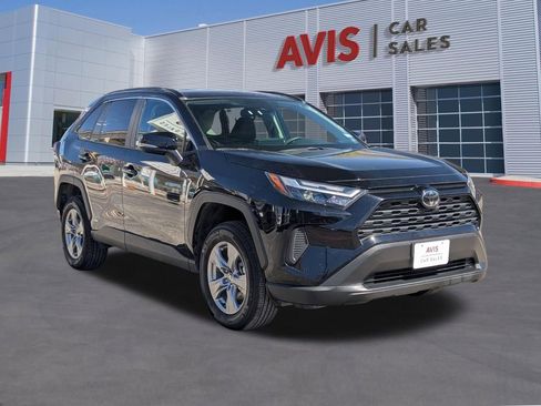 Used 2025 Toyota RAV4 XLE image 9