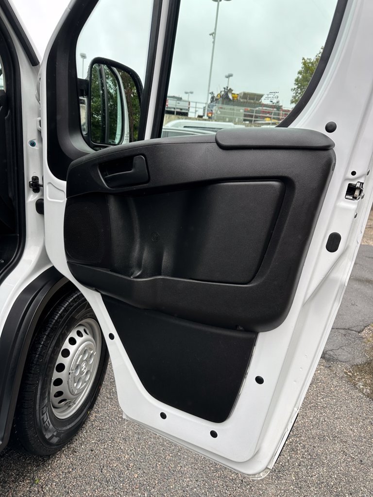 Used 2024 RAM ProMaster 2500 w/ Convenience Group FWD image 27