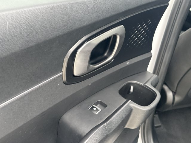 Certified 2023 Kia Sorento LX FWD image 13