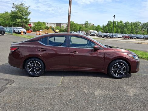 Certified 2025 Nissan Sentra SV FWD image 8