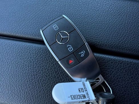 Used 2021 Mercedes-Benz GLB 250 image 42