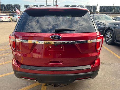 Used 2019 Ford Explorer XLT w/ Equipment Group 202A FWD image 6