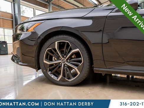 Used 2025 Nissan Altima 2.5 SR FWD image 30
