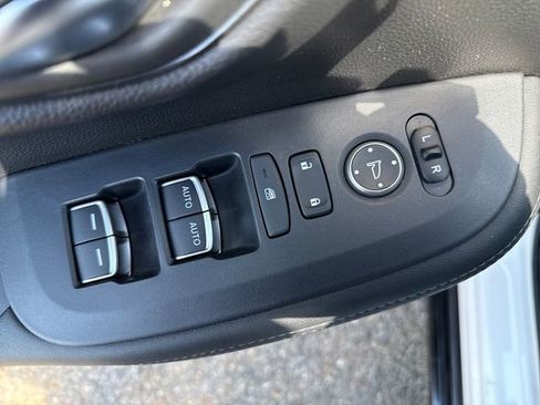 Used 2024 Honda HR-V EX-L image 5