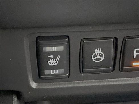 Used 2022 Nissan Frontier SV image 20