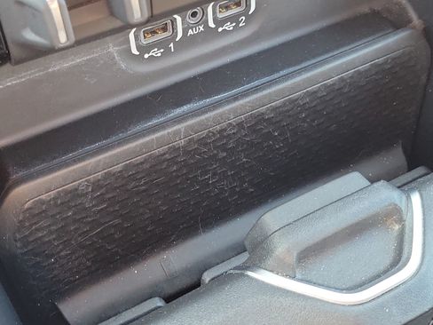 Used 2023 RAM 1500 Laramie AWD/4WD image 32