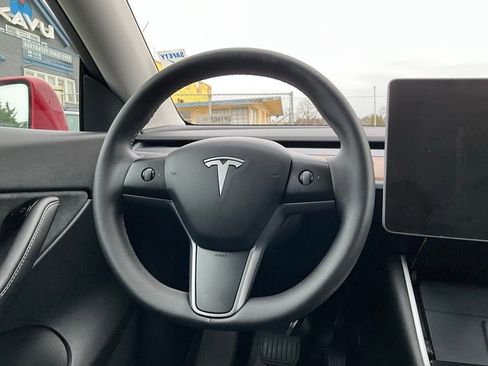 Used 2021 Tesla Model Y Long Range image 20